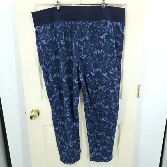 NWT Athleta Trekkie North Jogger 22 Ethereal Bloom Cottage Blue Floral - Picture 4 of 15